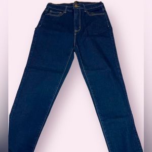 Forever 21 Dark Wash Skinny Jean